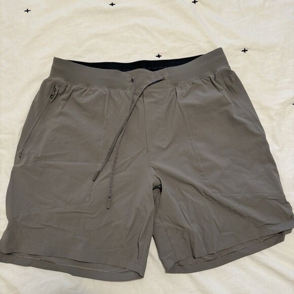 Lululemon License To Train Lined 7” Shorts Men’s Large Carbon Dust